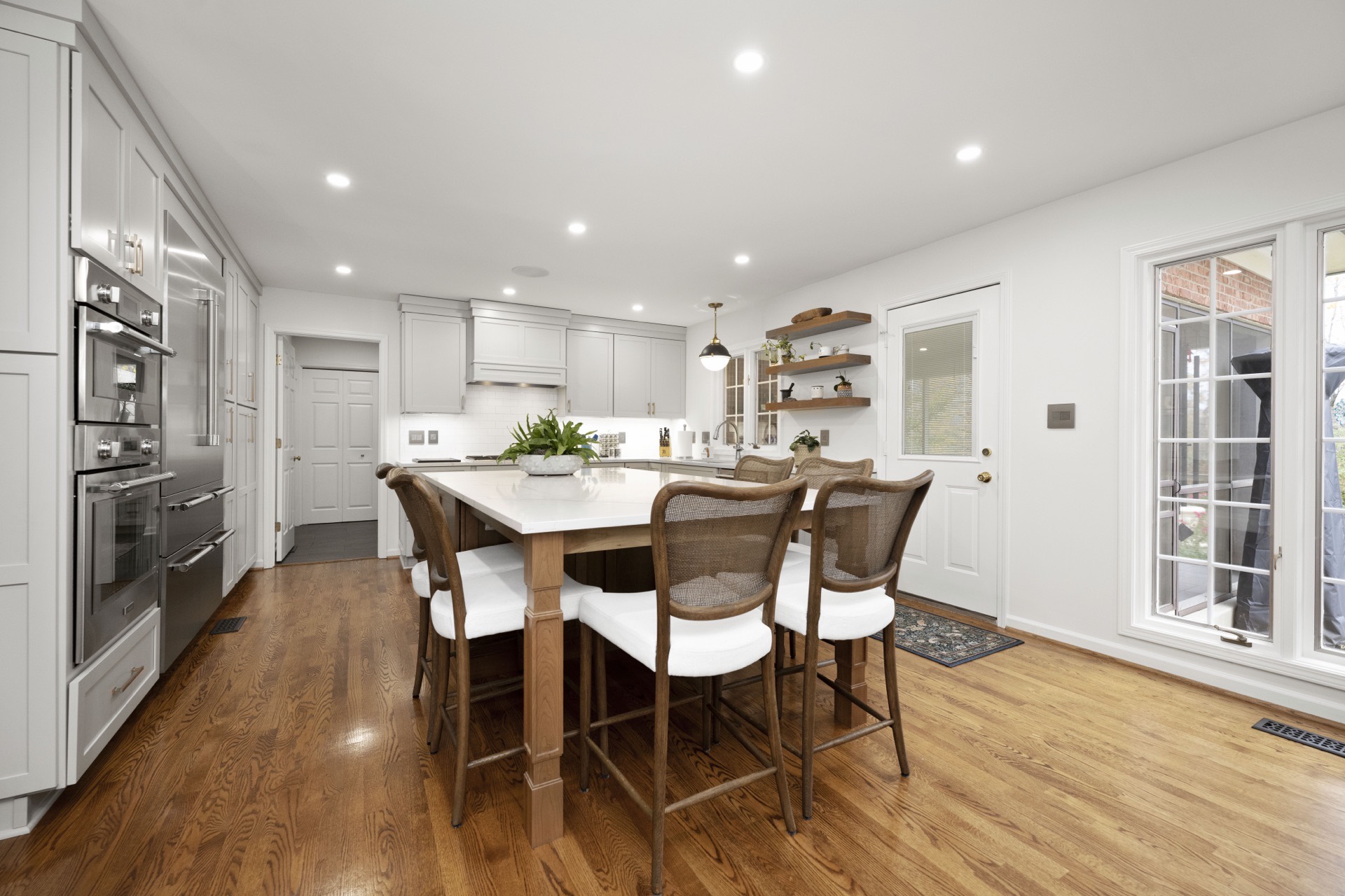 A refined Kentucky kitchen designed and built by Estate Renovations
